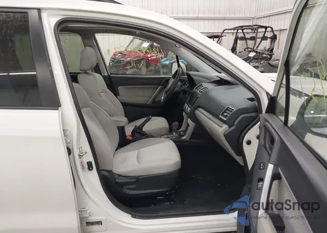 2017 Subaru Forester 2.5I Premium z USA, uszkodzony, nr VIN JF2SJAEC7HH804213